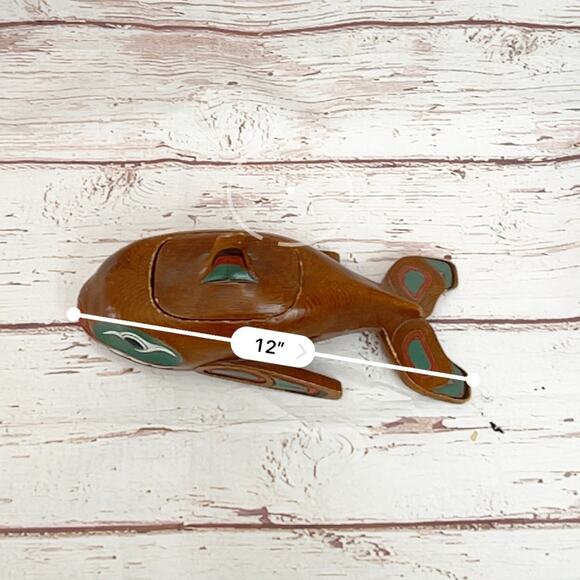 FIRST NATIONS Large Pearlite Haida Wooden Whale Box - Picture 6 of 7